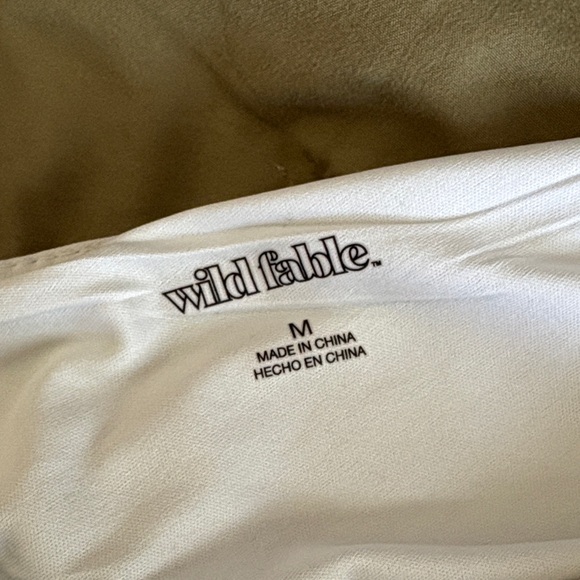 Elegant White Dress with Flutter Sleeves - Picture 2 of 3